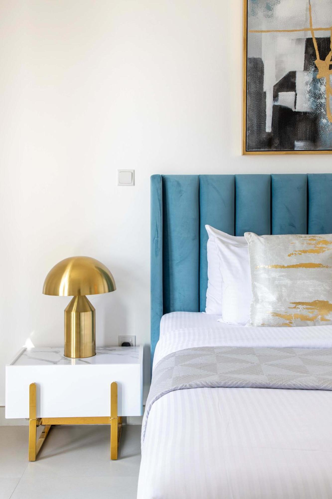 Frank Porter - The Pulse Residences Apartment Dubai